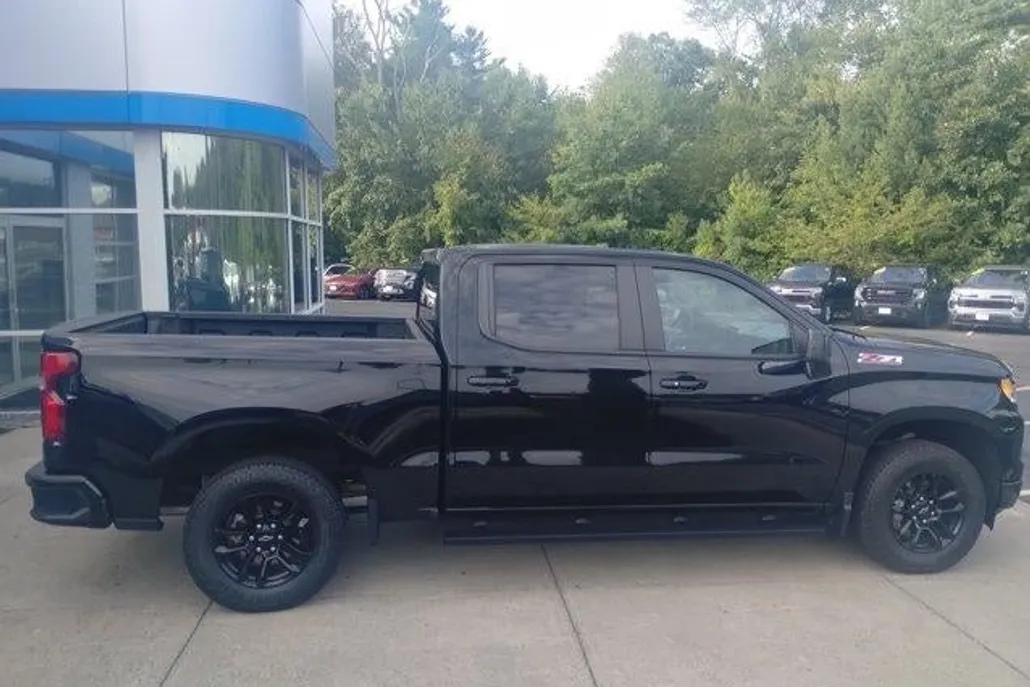 2023 Chevrolet Silverado 1500 RST photo 1
