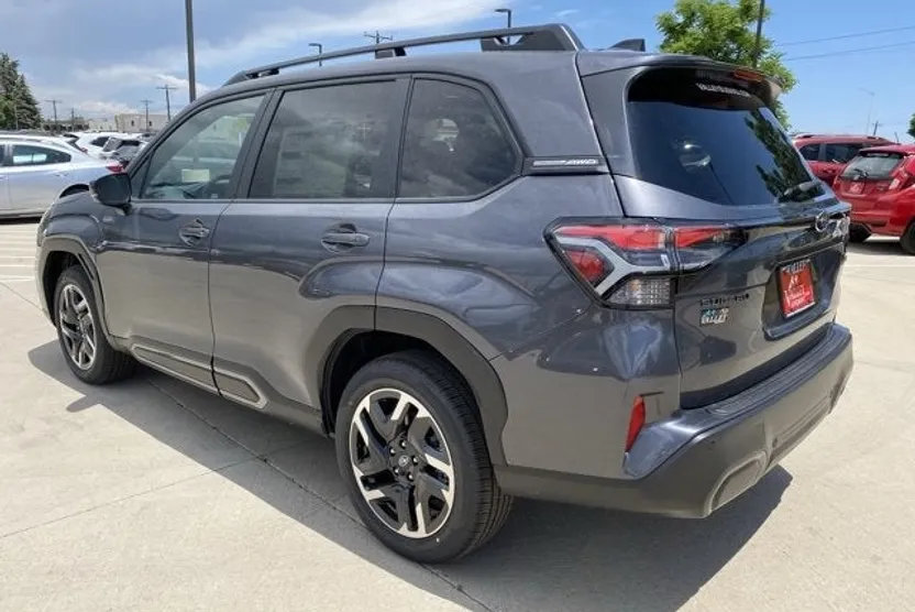 2025 Subaru Forester Limited photo 1