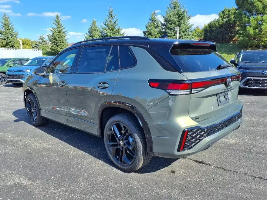 2025 Volkswagen Tiguan SE R-Line Black photo 1