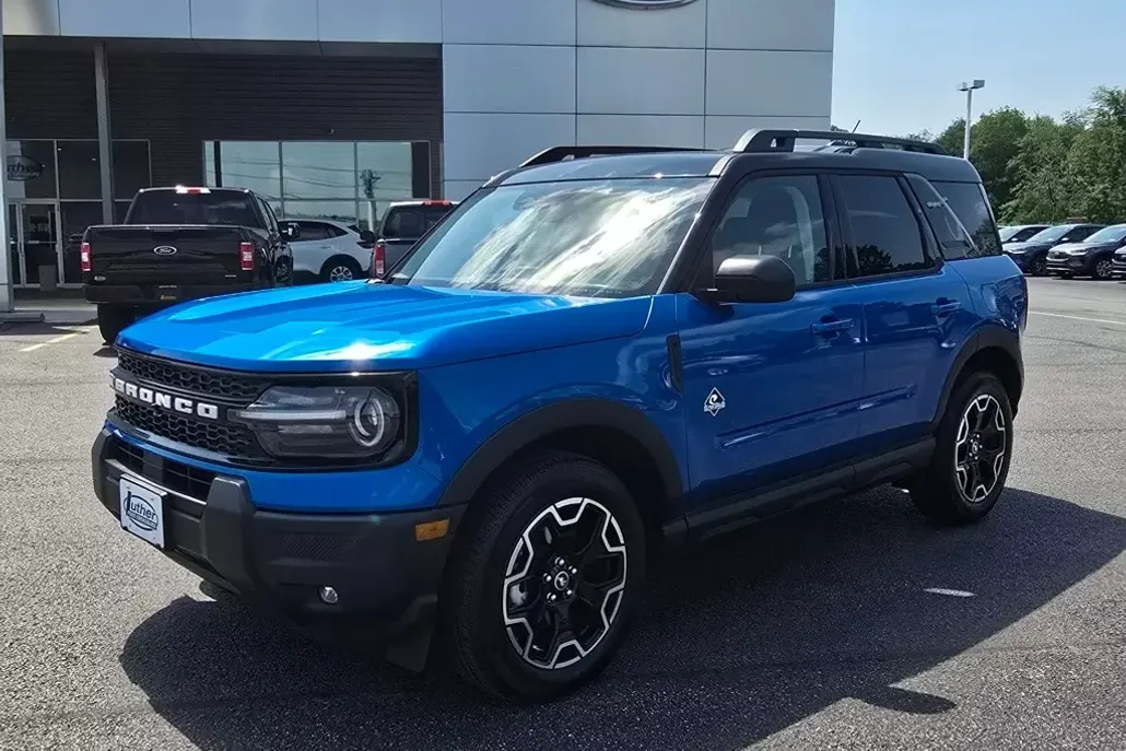 2025 Ford Bronco Sport Outer Banks photo 1