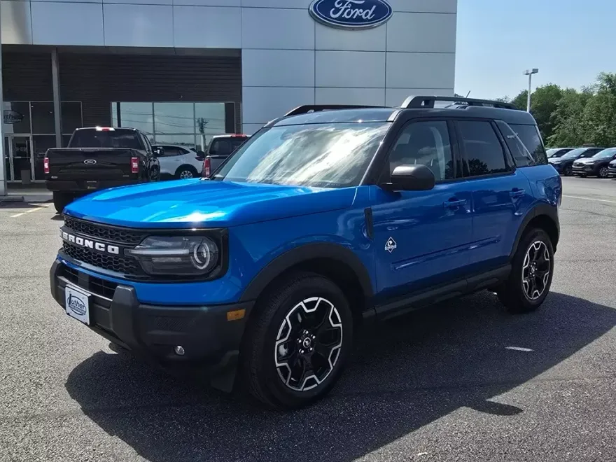 2025 Ford Bronco Sport Outer Banks photo 1