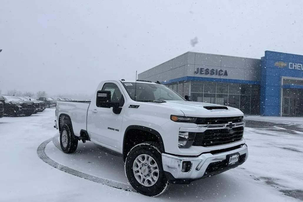 2025 Chevrolet Silverado 2500HD LT photo 1