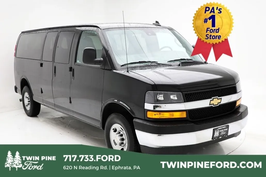 2024 Chevrolet Express 3500 LT Passenger photo 1