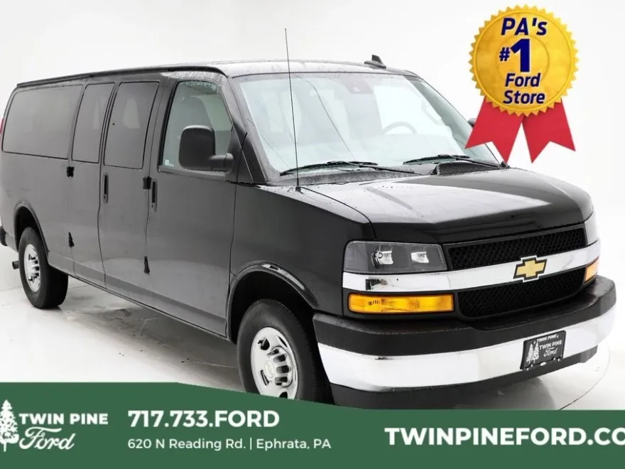 2024 Chevrolet Express 3500 LT Passenger photo 1