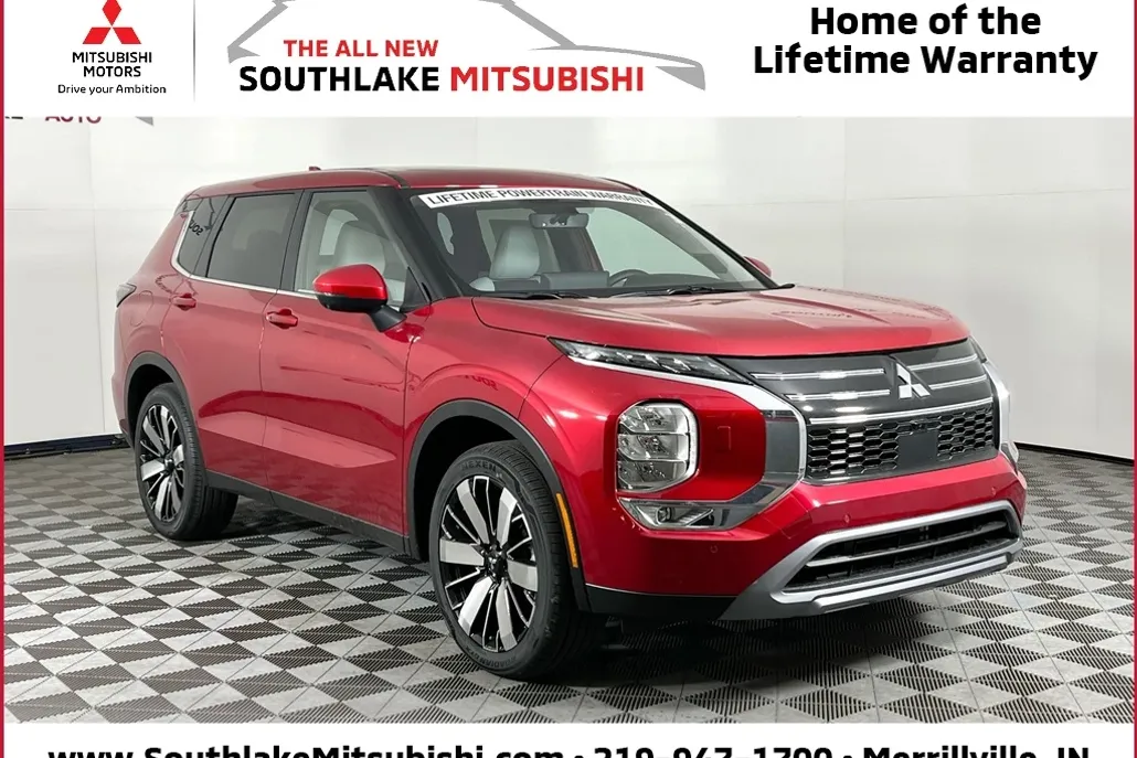 2025 Mitsubishi Outlander SE photo 1
