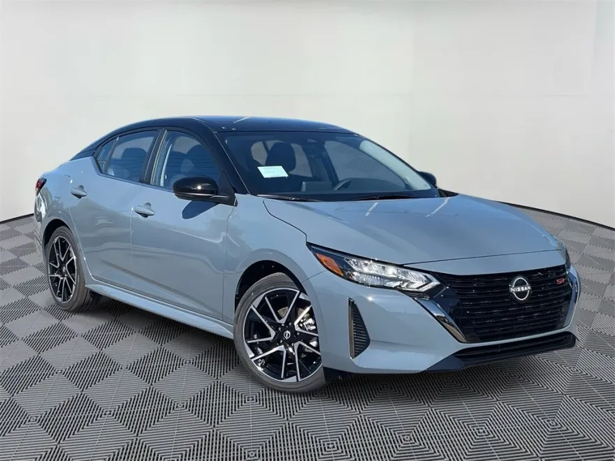 2025 Nissan Sentra SR photo 1