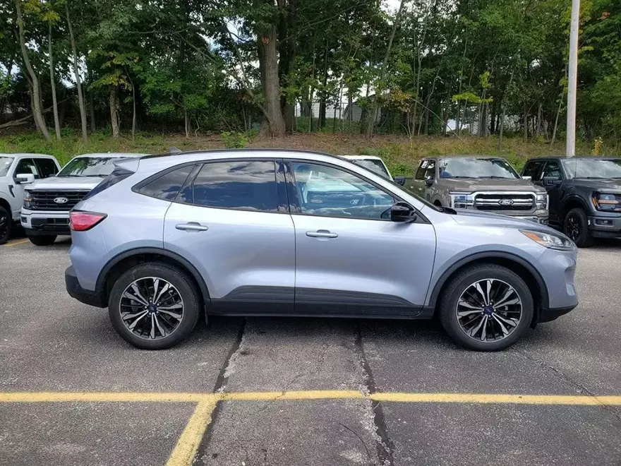 2022 Ford Escape SEL photo 1