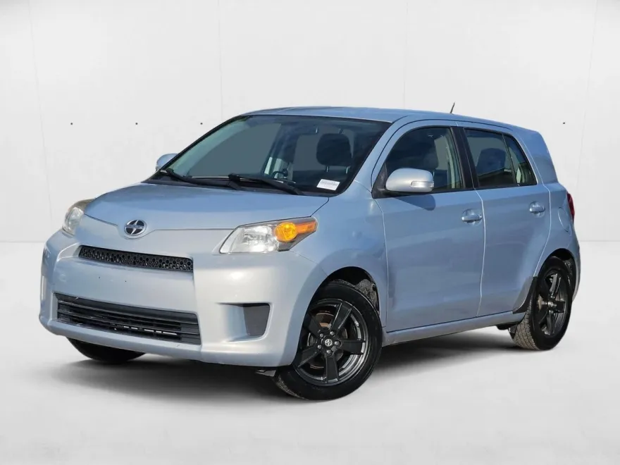 2013 Scion xD Base photo 1