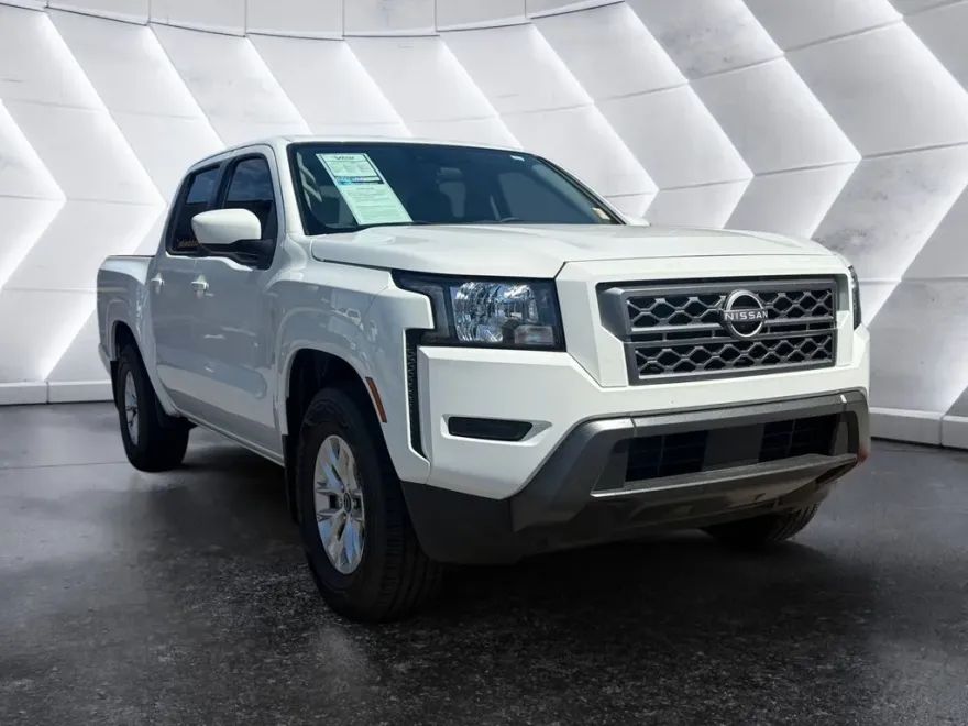 2024 Nissan Frontier SV photo 1