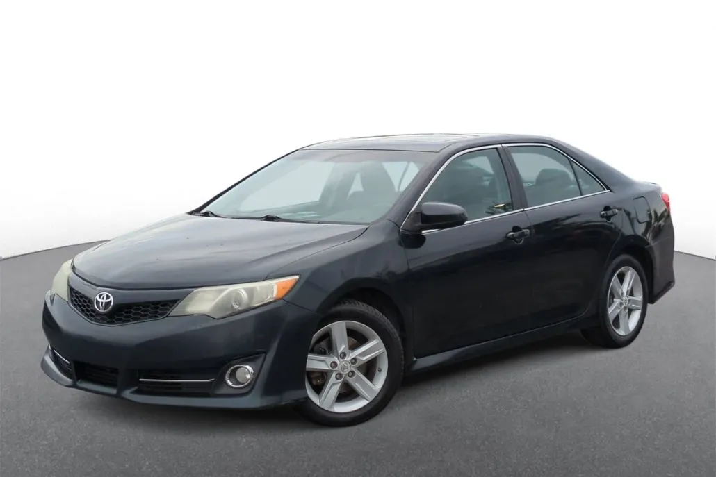 2012 Toyota Camry SE photo 1