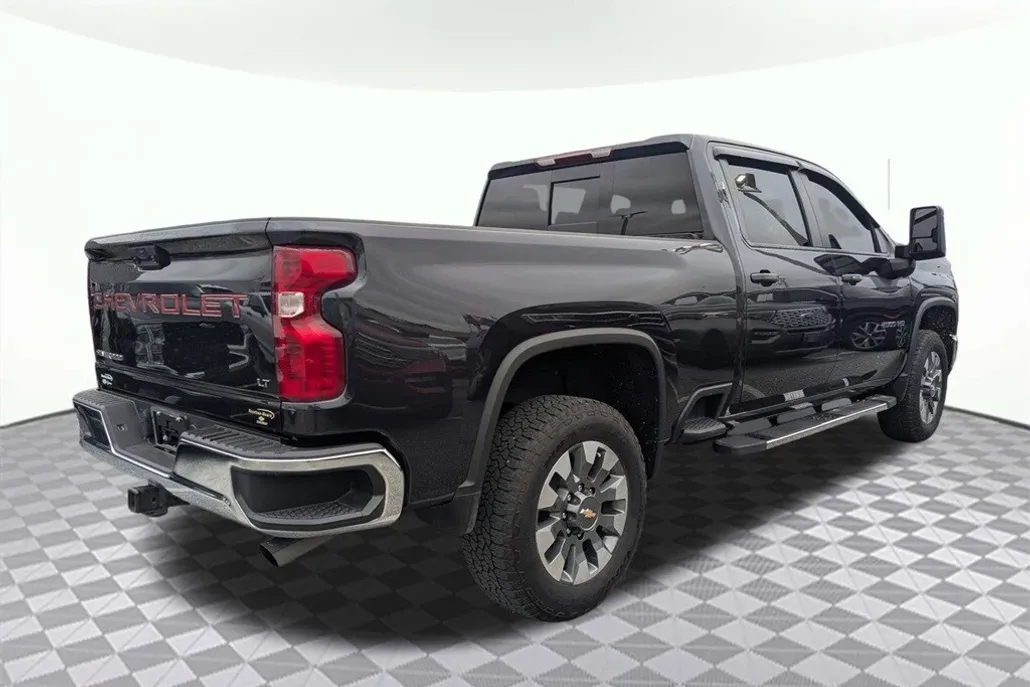2024 Chevrolet Silverado 2500HD LT photo 1
