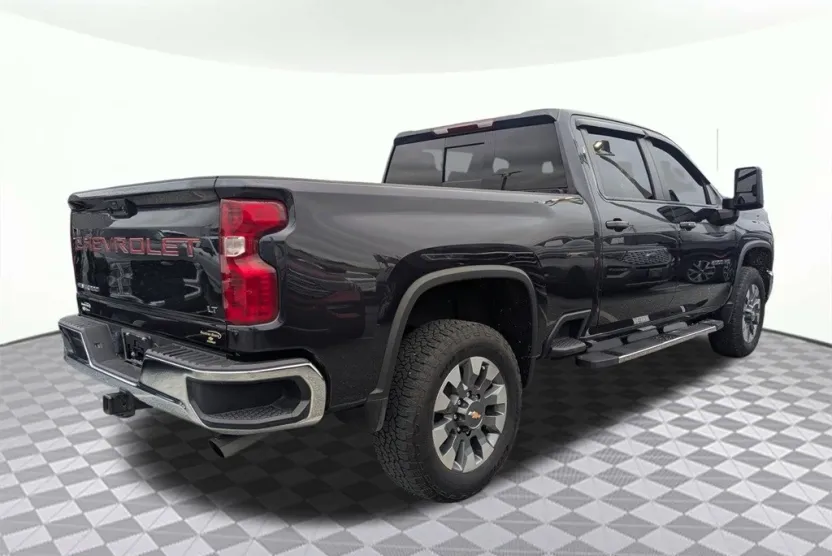 2024 Chevrolet Silverado 2500HD LT photo 1
