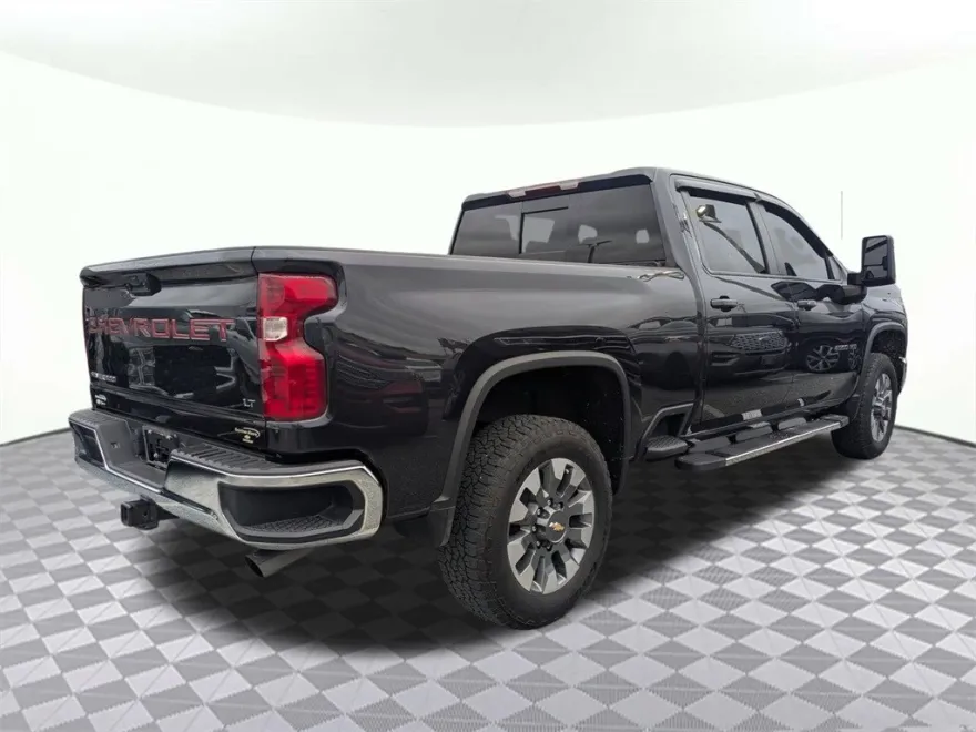 2024 Chevrolet Silverado 2500HD LT photo 1