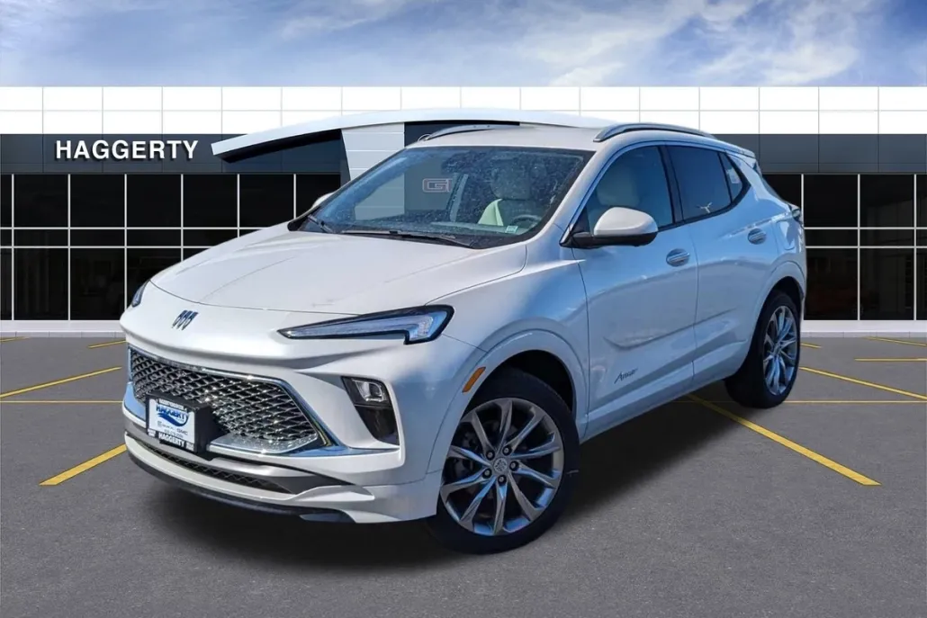 2024 Buick Encore GX Avenir photo 1