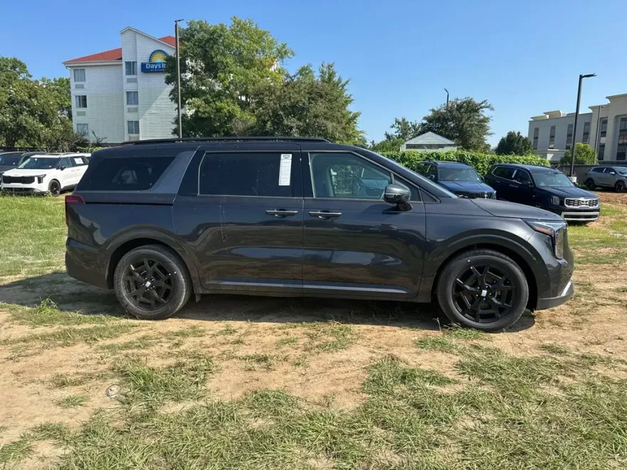 2026 Kia Carnival SX Prestige photo 1