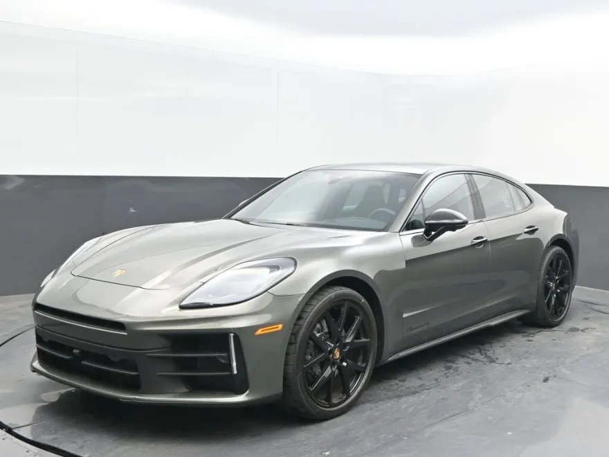 2025 Porsche Panamera 4 photo 1