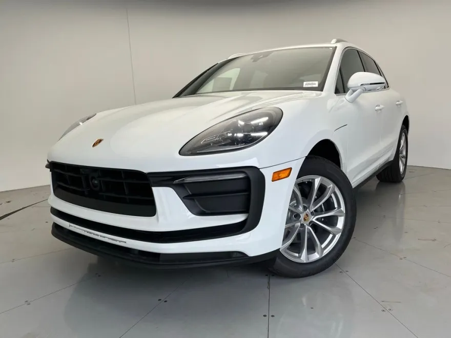 2025 Porsche Macan Base photo 1