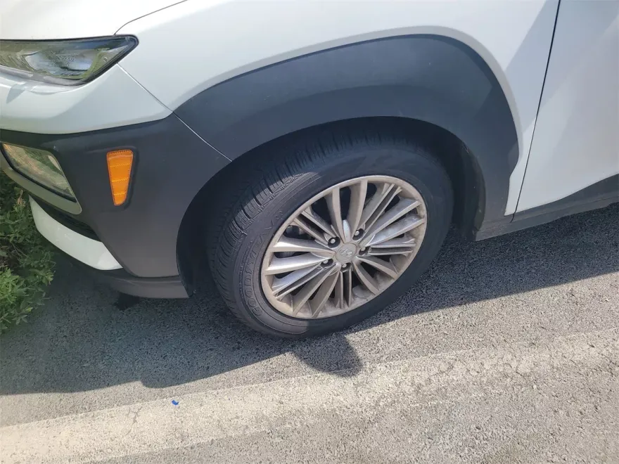 2021 Hyundai Kona SEL photo 1