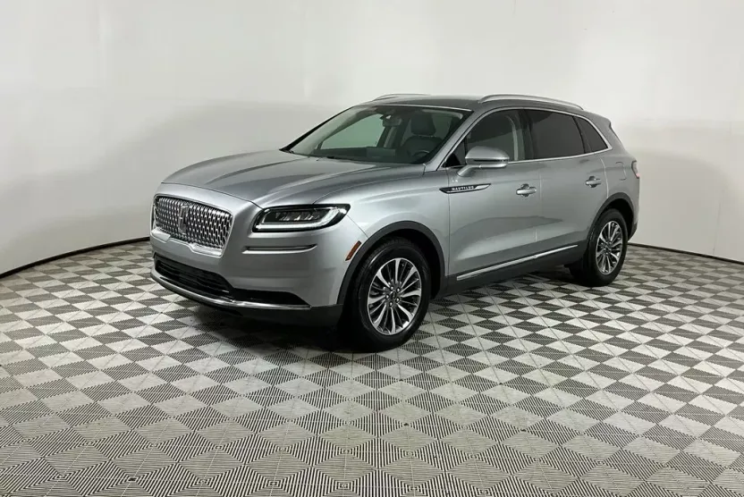 2023 Lincoln Nautilus Standard photo 1