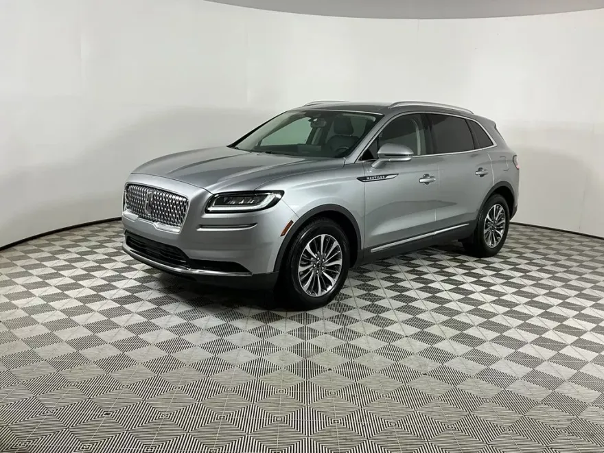 2023 Lincoln Nautilus Standard photo 1