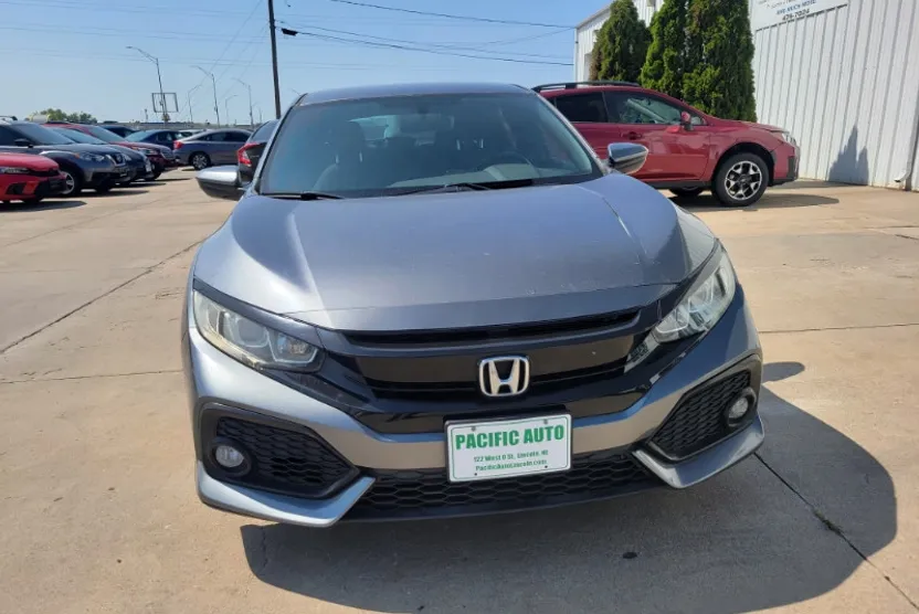 2017 Honda Civic Hatchback Sport photo 1