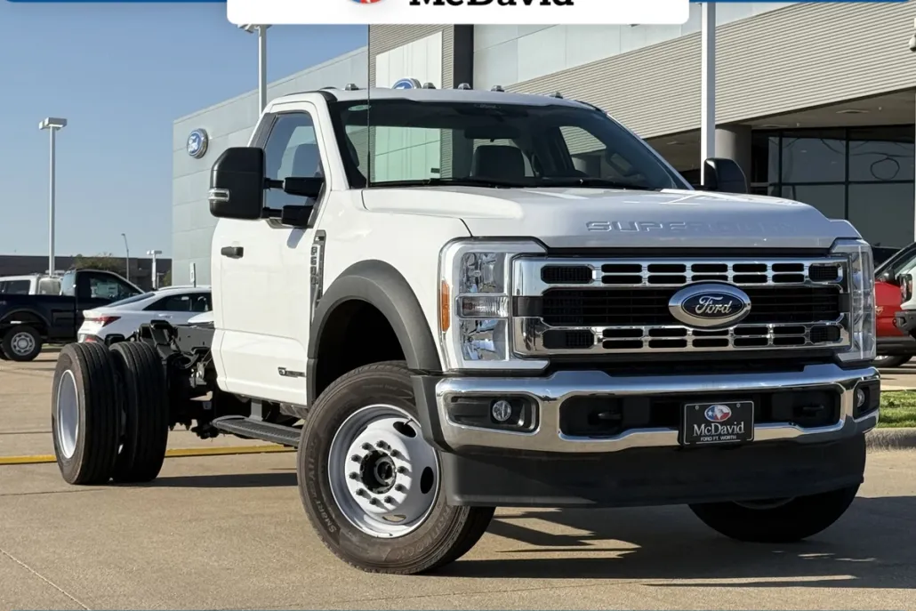 2024 Ford F-600 photo 1