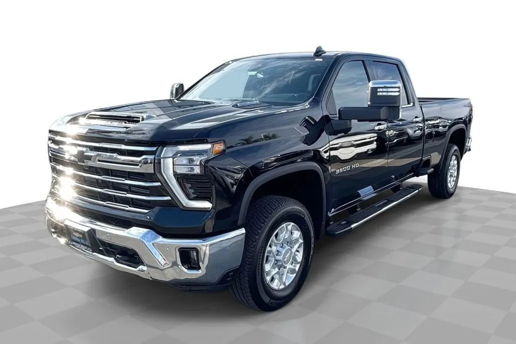 2025 Chevrolet Silverado 3500HD LTZ photo 1