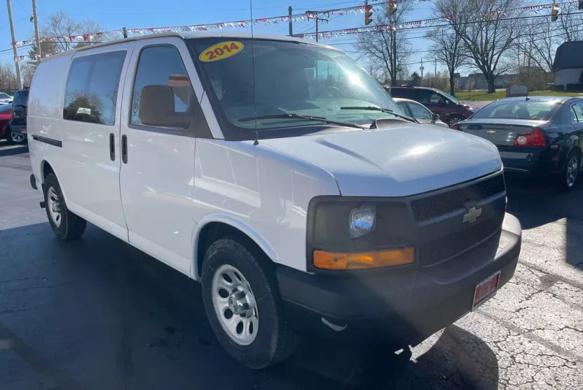 2014 Chevrolet Express 1500 Cargo Van photo 1