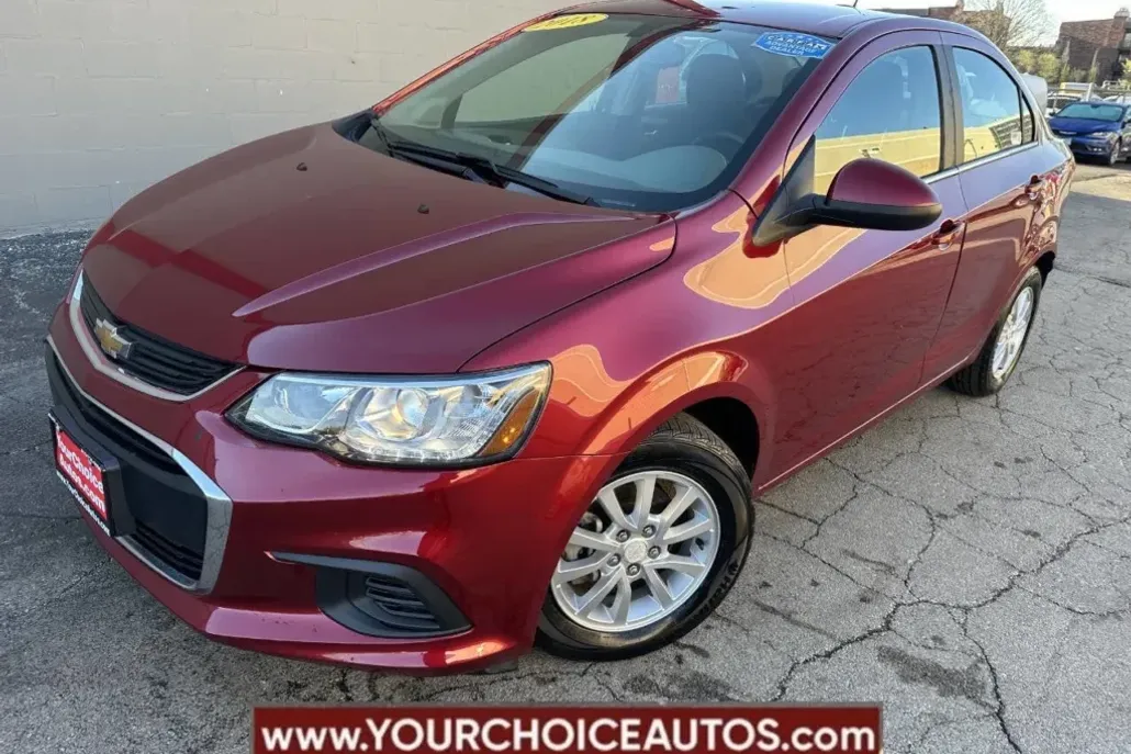 2018 Chevrolet Sonic LT photo 1