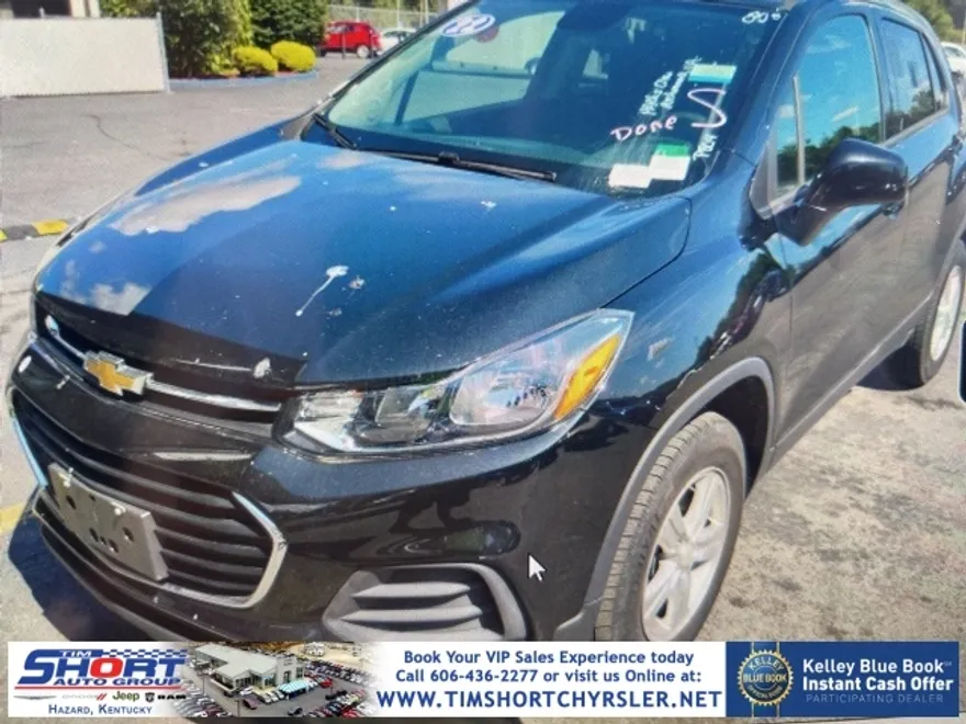 2022 Chevrolet Trax LS photo 1