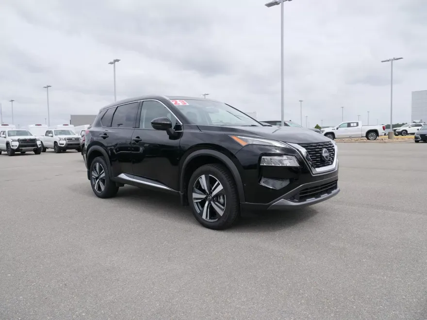 2023 Nissan Rogue SL photo 1