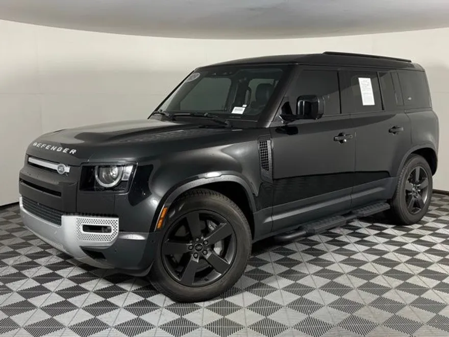 2023 Land Rover Defender 110 SE photo 1