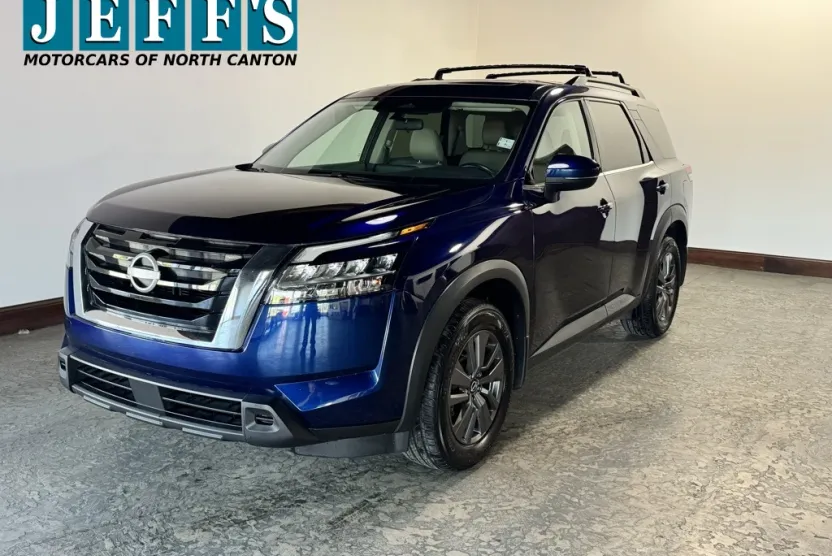 2022 Nissan Pathfinder SV photo 1