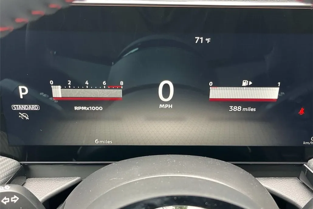 2025 Nissan Kicks SR photo 1