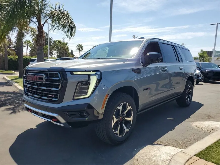 2025 Gmc Yukon XL AT4 photo 1