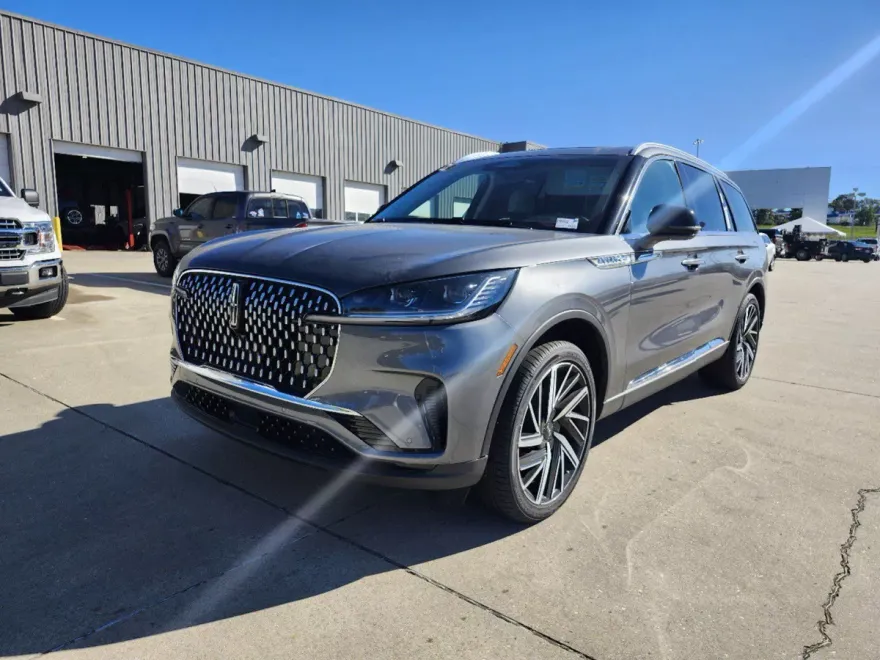 2025 Lincoln Aviator Reserve photo 1