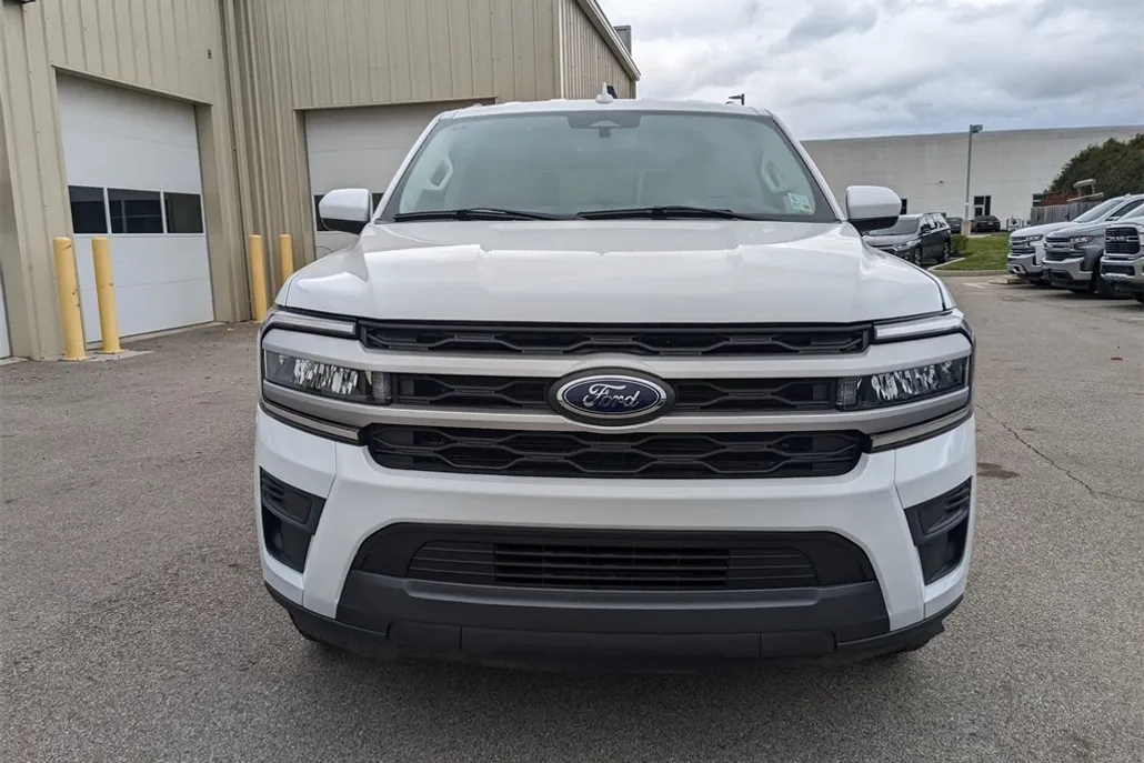 2024 Ford Expedition XLT photo 1