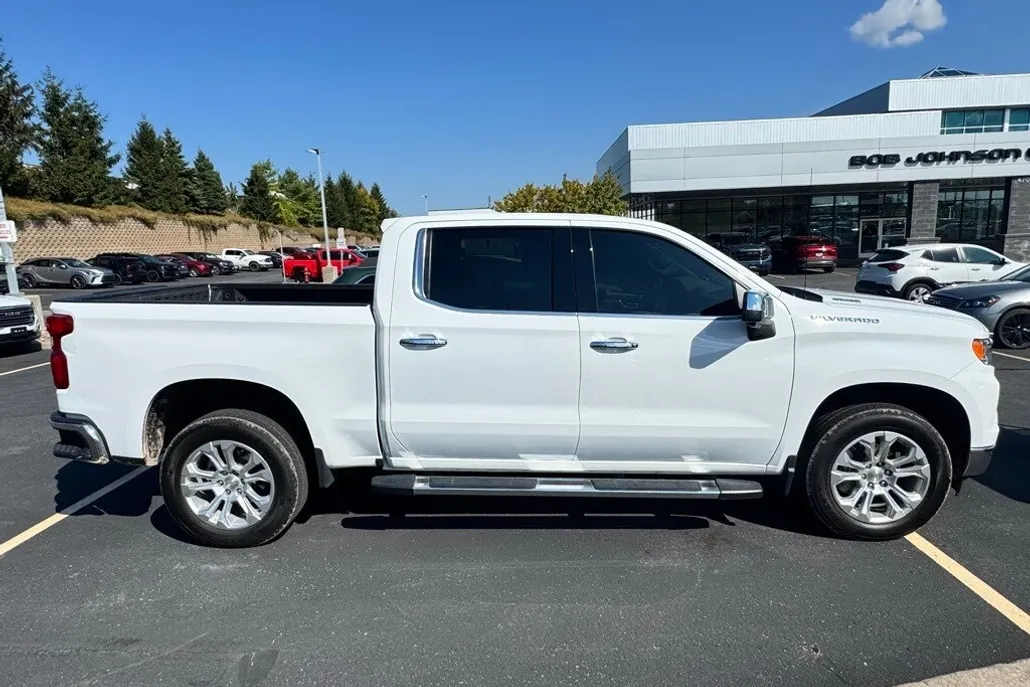 2023 Chevrolet Silverado 1500 LTZ photo 1