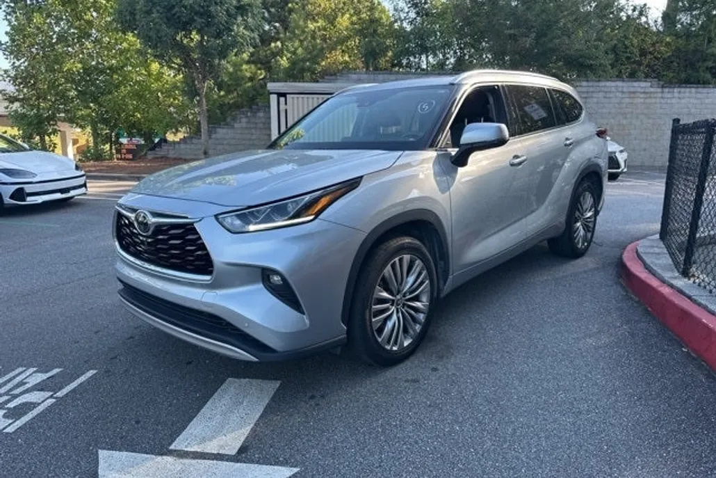 2020 Toyota Highlander Platinum photo 1