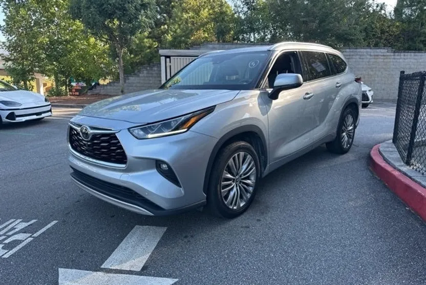 2020 Toyota Highlander Platinum photo 1