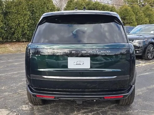 2025 Land Rover Range Rover SE photo 4
