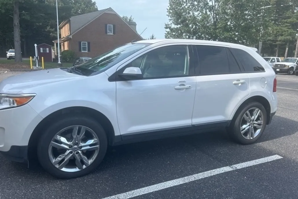 2012 Ford Edge SEL photo 1