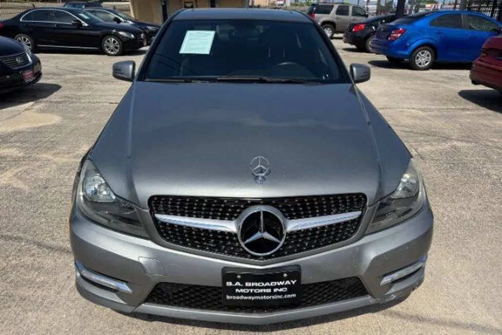 2013 Mercedes Benz C 250 Luxury photo 1
