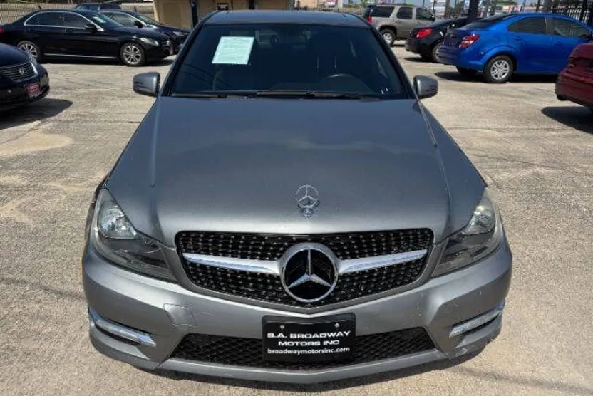 2013 Mercedes Benz C 250 Luxury photo 1