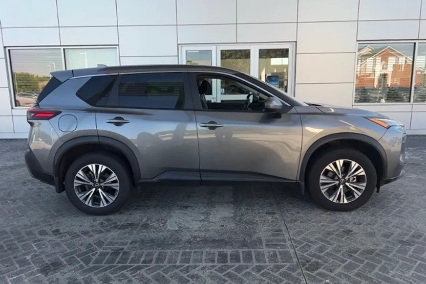 2023 Nissan Rogue SV photo 1