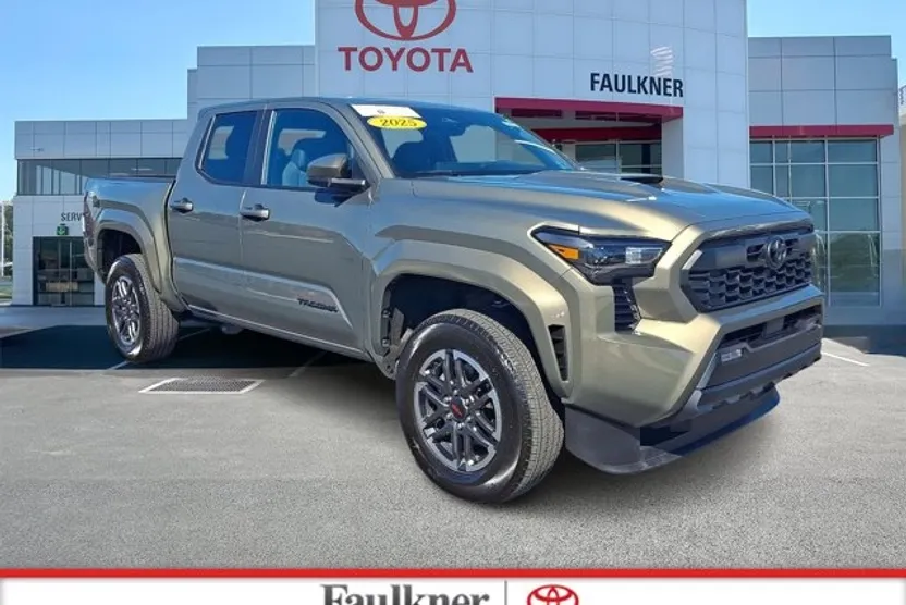 2025 Toyota Tacoma TRD Sport photo 1
