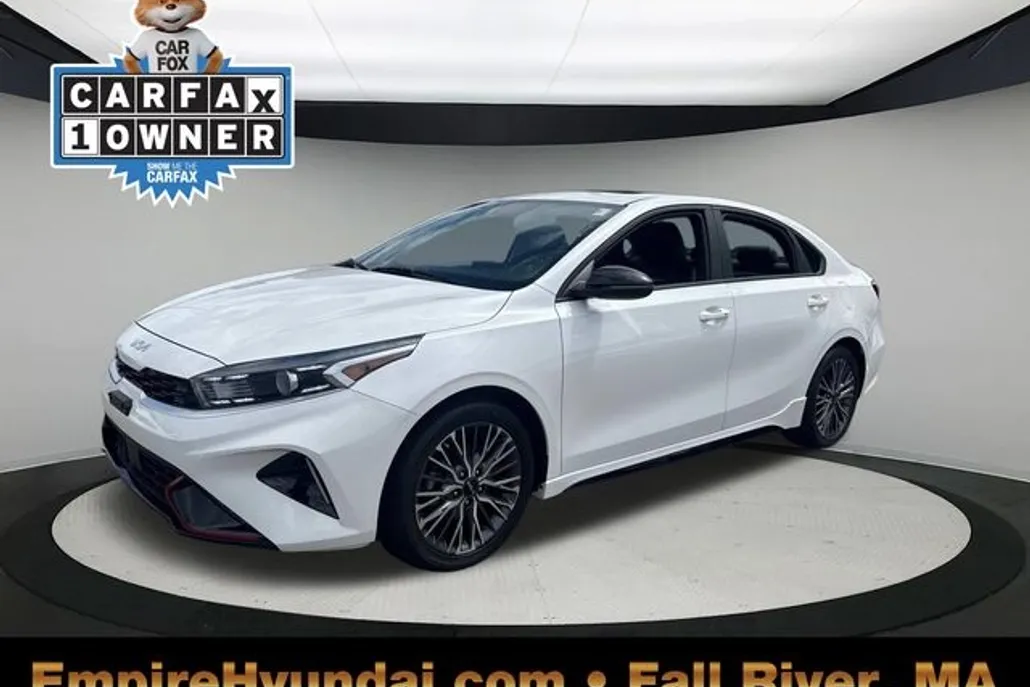 2022 Kia Forte GT-Line photo 1