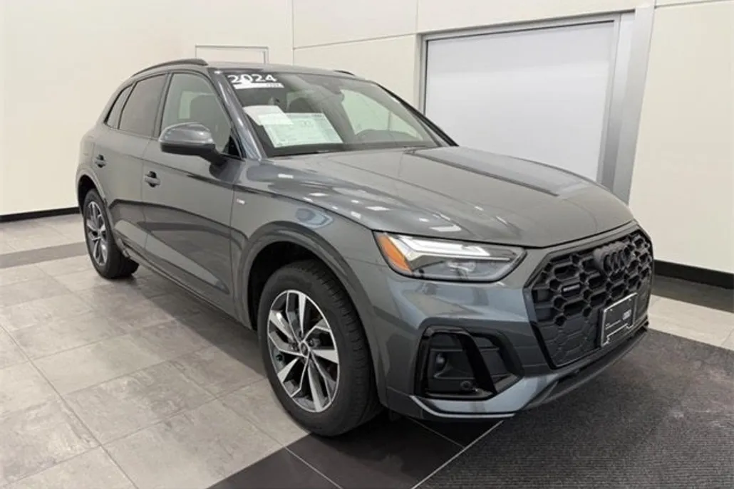 2024 Audi Q5 45 S line Premium photo 1