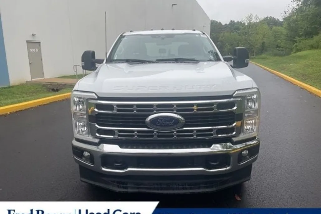 2024 Ford F-350 photo 1