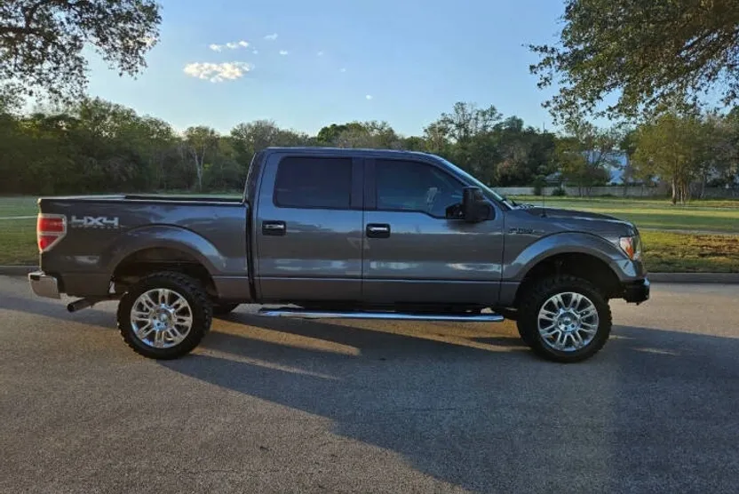 2013 Ford F-150 XLT photo 1